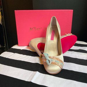 Cream Satin Betsey Johnson Idol Size 8 wedding prom formal hot pink sole NIB